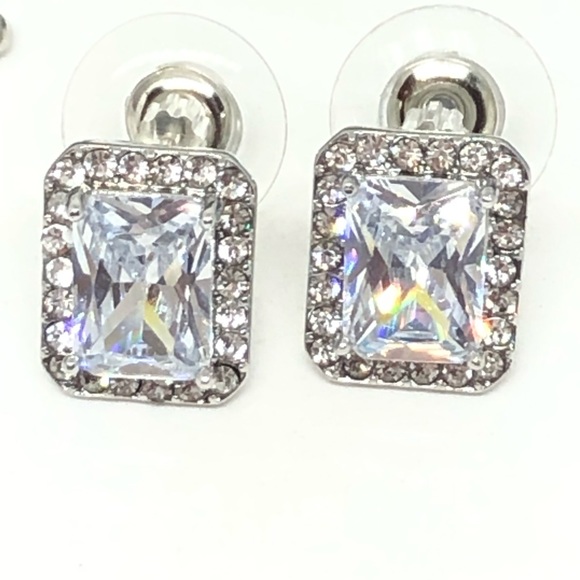 925/14kw Gold Cushion Cut CZ Necklace & Earrings Set - Picture 14 of 15